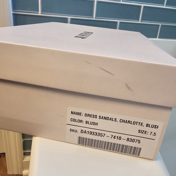 Lasercut heels sandals - Picture 2 of 9